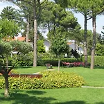Cozy Flat With Private Garden * 비비오네