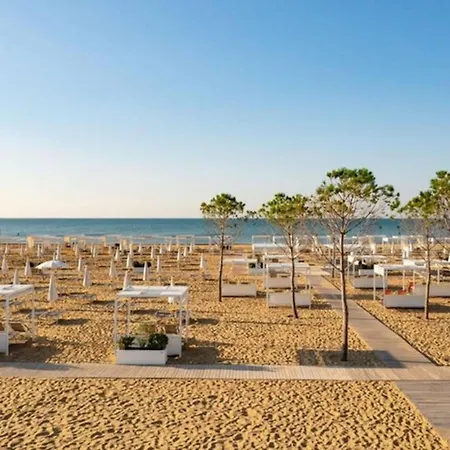 Cozy Flat With Private Garden Bibione