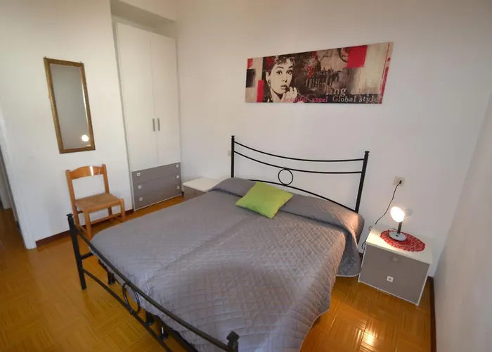 Cozy Flat With Private Garden 公寓 比比翁